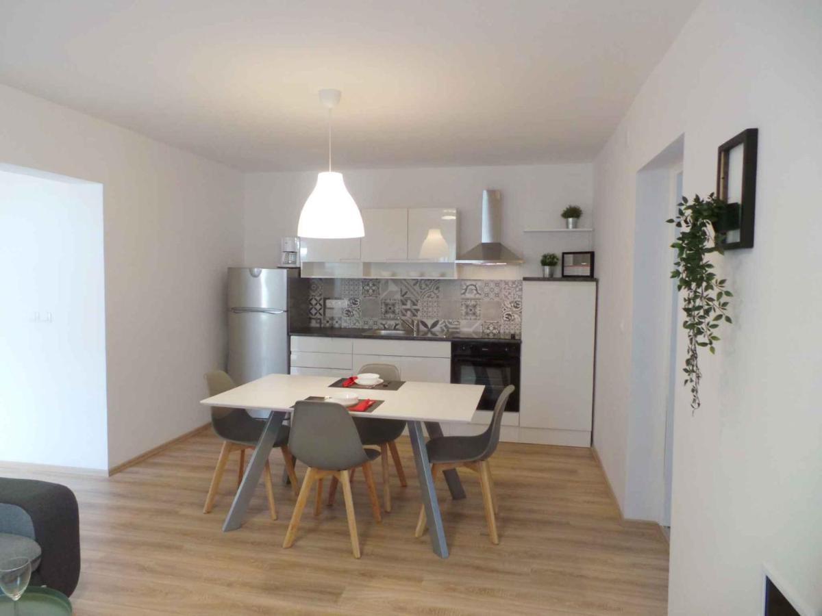 Apartments In Njivice/Insel Krk 34038 Luaran gambar