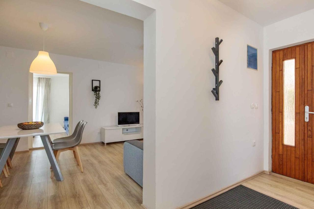 Apartments In Njivice/Insel Krk 34038 Luaran gambar