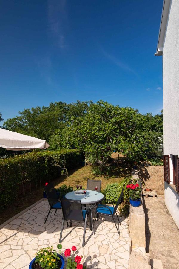 Apartments In Njivice/Insel Krk 34038 Luaran gambar