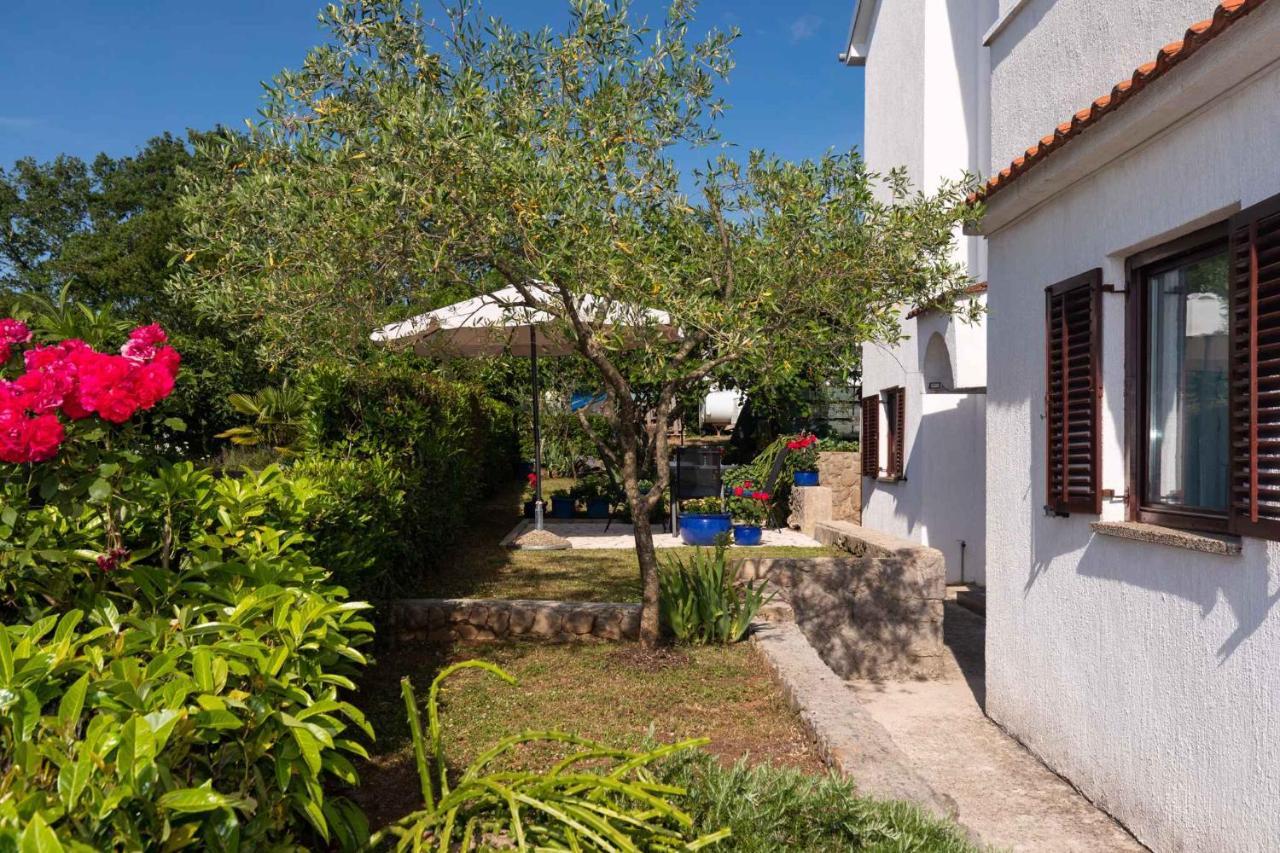 Apartments In Njivice/Insel Krk 34038 Luaran gambar